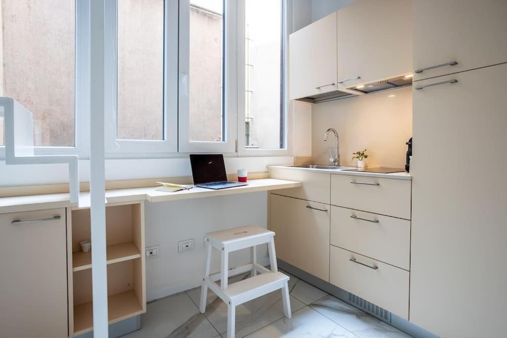 Duomo'S Nest - Central Mini-Apt Milan Bagian luar foto