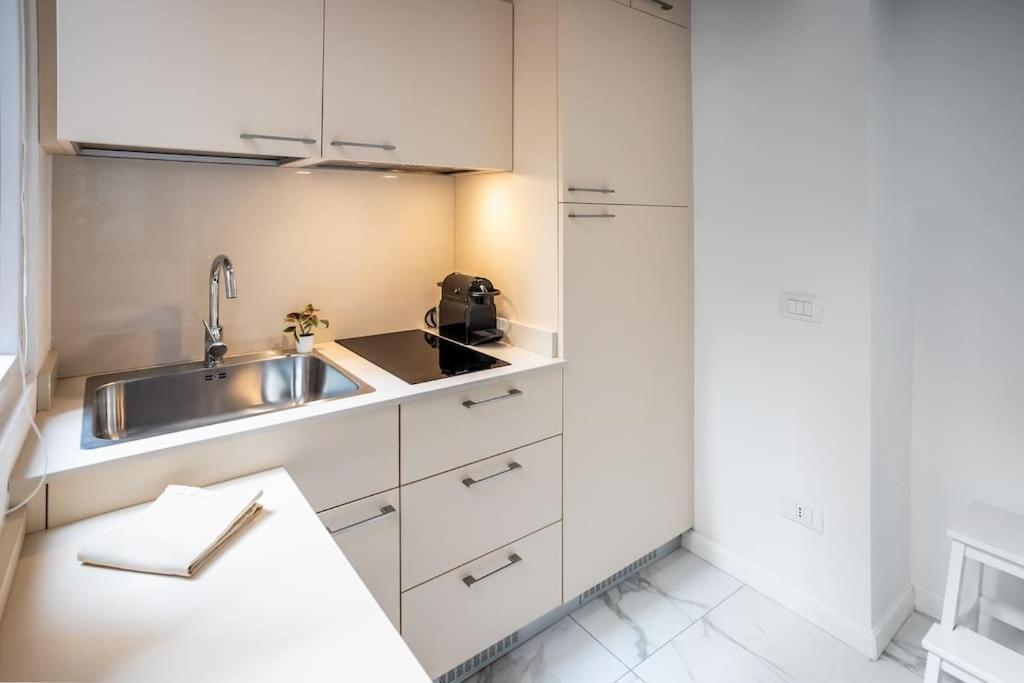 Duomo'S Nest - Central Mini-Apt Milan Bagian luar foto
