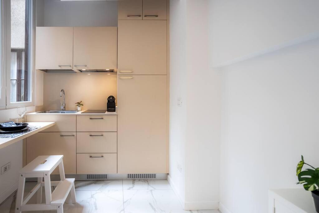 Duomo'S Nest - Central Mini-Apt Milan Bagian luar foto